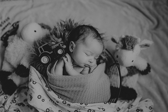 Baby Isaac140bw