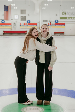 2026 Curling Family Photos6