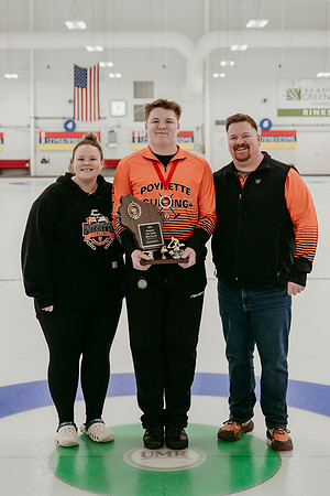2026 Curling Family Photos11