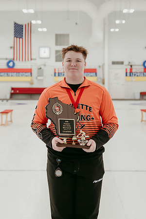 2026 Curling Family Photos14