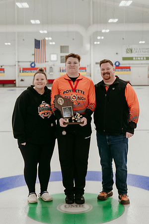 2026 Curling Family Photos12