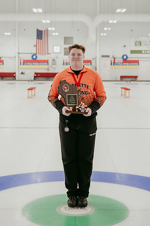 2026 Curling Family Photos13