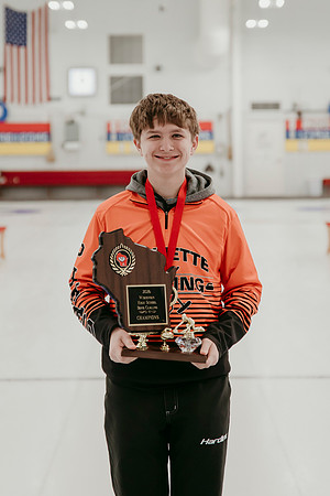 2026 Curling Family Photos18