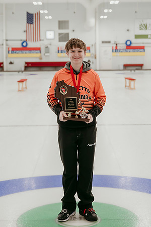 2026 Curling Family Photos19