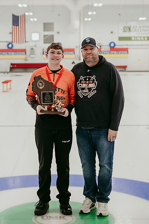 2026 Curling Family Photos24