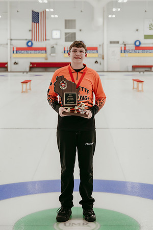 2026 Curling Family Photos25