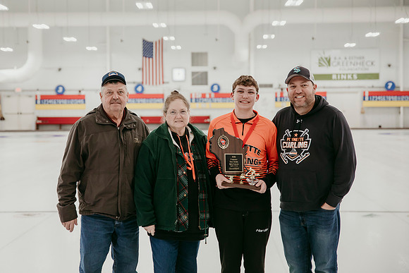 2026 Curling Family Photos21