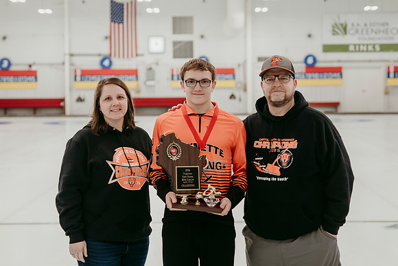 2026 Curling Family Photos31