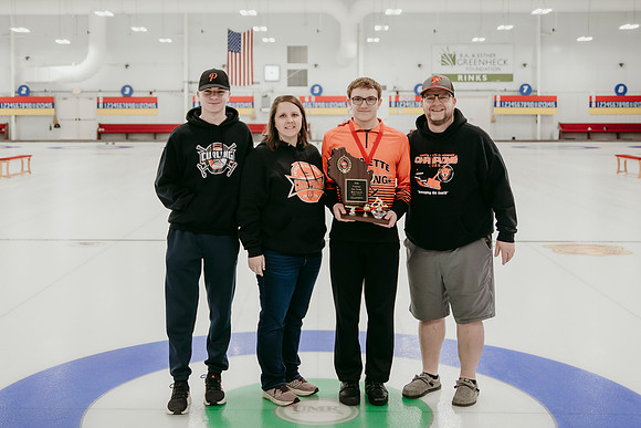 2026 Curling Family Photos28