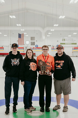 2026 Curling Family Photos29