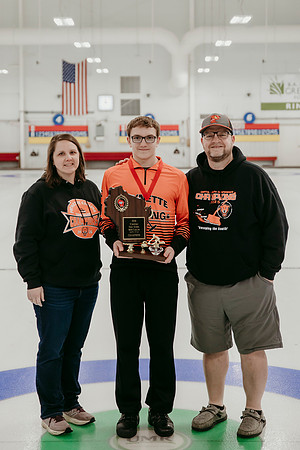 2026 Curling Family Photos30