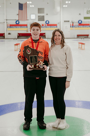 2026 Curling Family Photos40