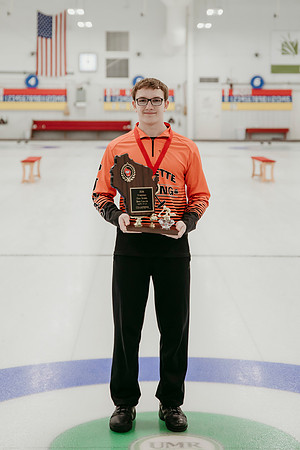 2026 Curling Family Photos50