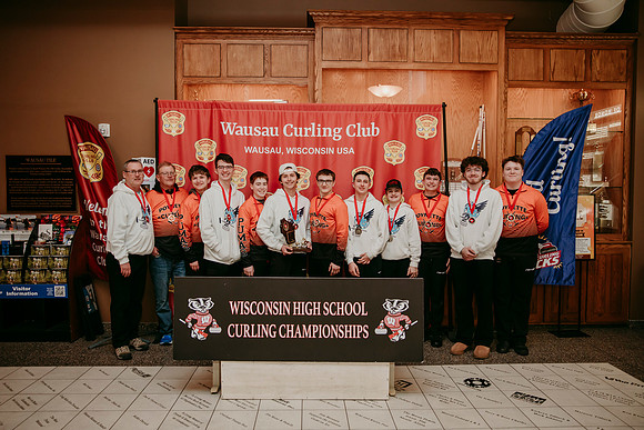 2026 Curling Family Photos68