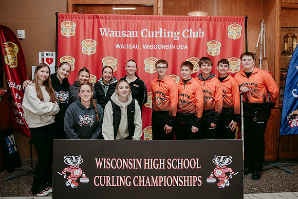 2026 Curling Family Photos80