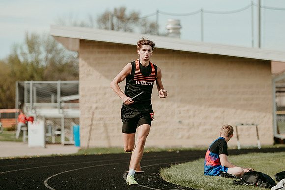 PHS April Meet16