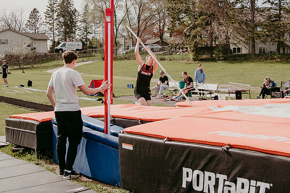 PHS April Meet204