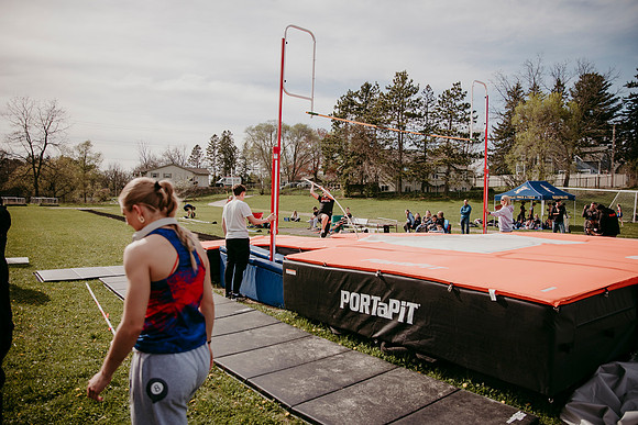 PHS April Meet198