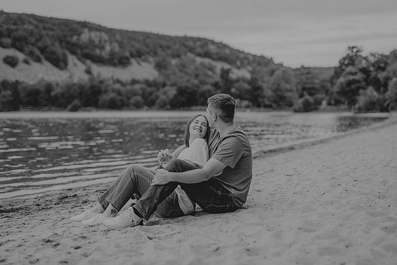 R&C Engagement47bw