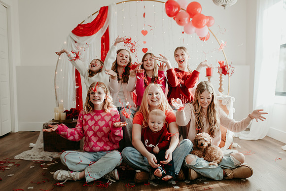 Galentines70